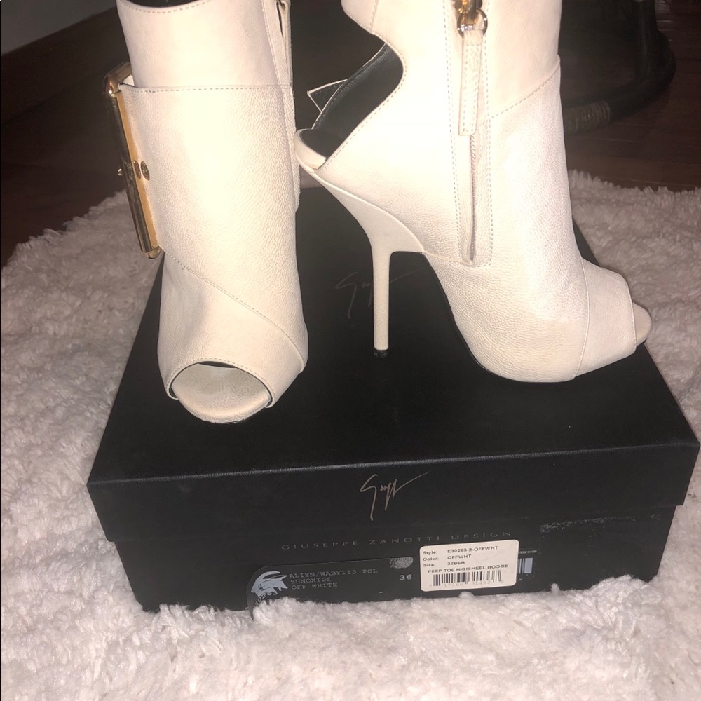 Giuseppe Zannotti heel bootie